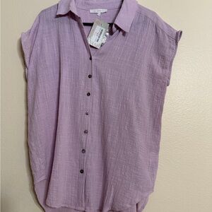 Olivaceous Lavender Button-Front Cap Sleeve Shirt